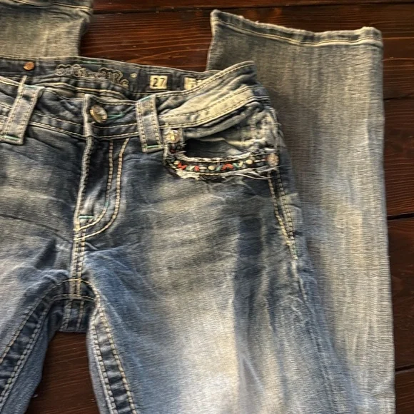 Miss me jeans boot cut 27 little hole above the back pocket under the belt loop - Picture 6 of 7